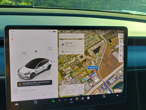 Used 2023 Tesla Model 3 Standard Range image 29