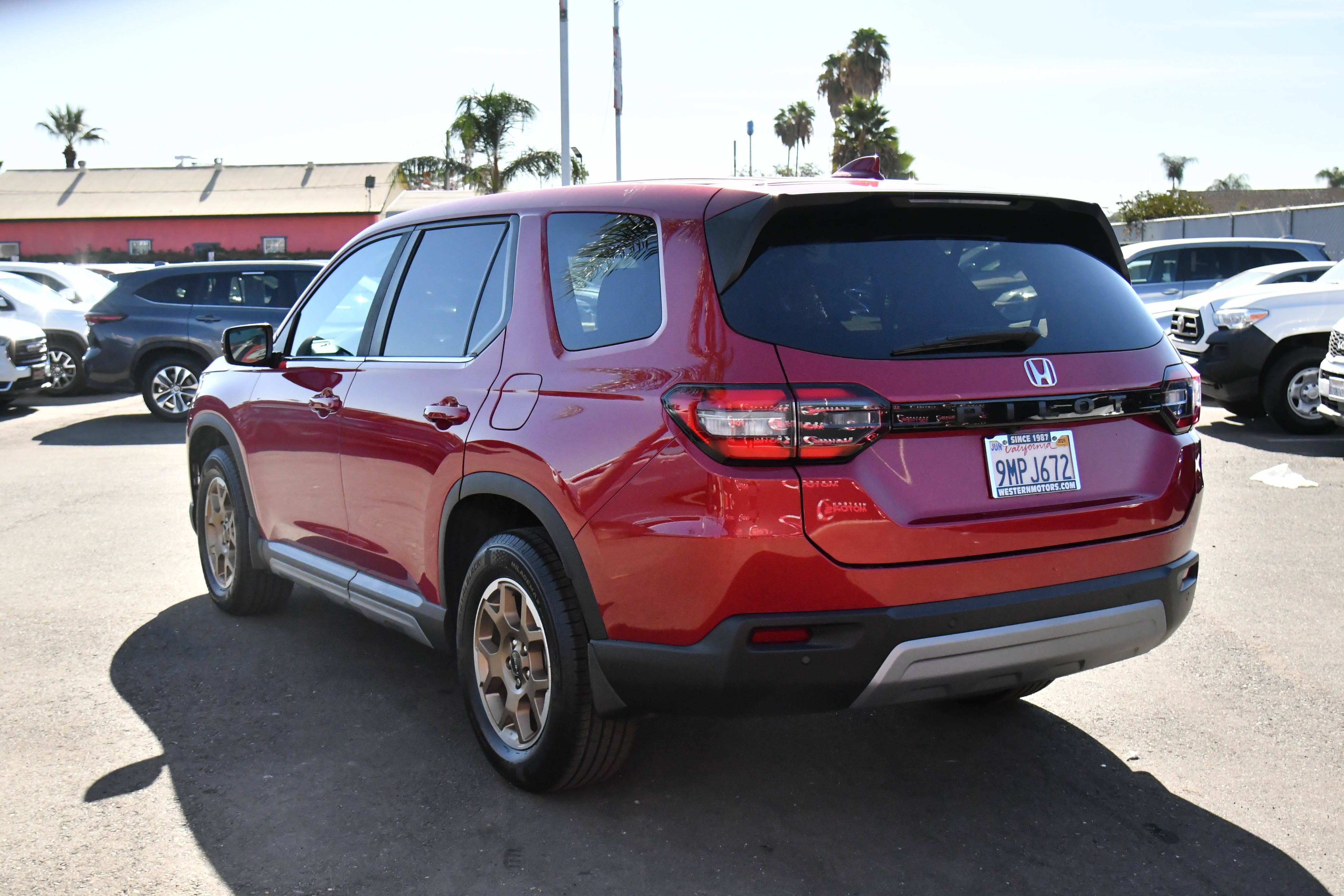 Used 2024 Honda Pilot EX-L image 6