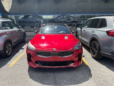 Used 2018 Kia Stinger GT2 AWD/4WD image 2