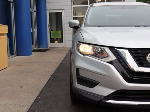 Used 2018 Nissan Rogue S AWD/4WD image 25
