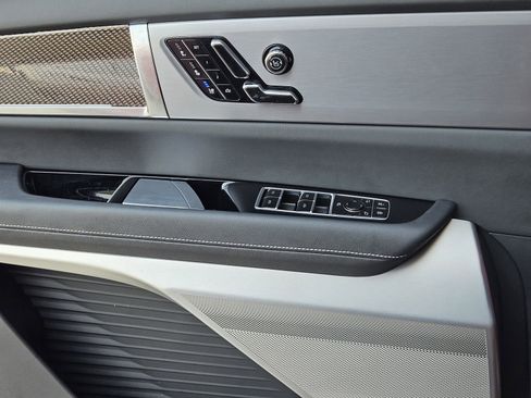 New 2026 Cadillac Vistiq Sport image 19