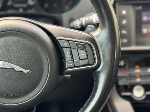 Used 2018 Jaguar F-PACE Premium AWD/4WD image 24