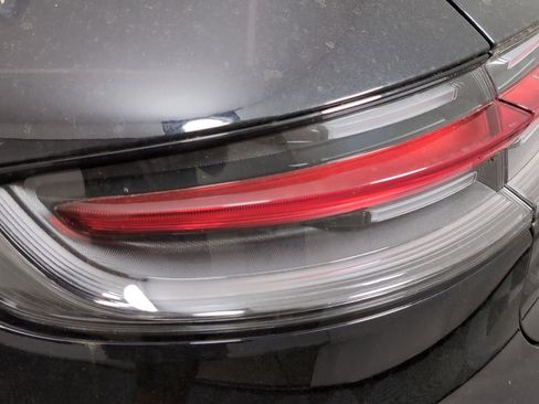 Certified 2025 Porsche Macan image 15