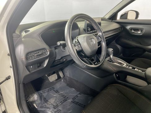 Used 2023 Honda HR-V Sport image 9