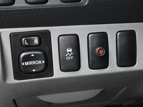 Used 2013 Toyota Tacoma PreRunner image 21