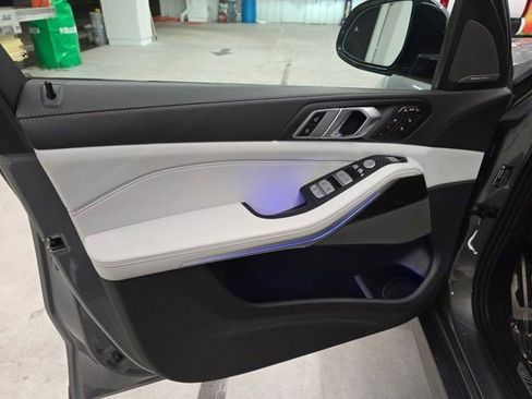 Used 2023 BMW X7 xDrive40i w/ Executive Package image 14