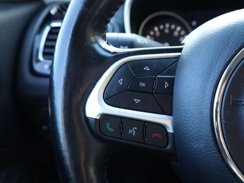 Used 2020 Jeep Compass Limited image 16