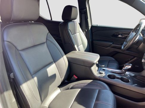 Used 2022 Chevrolet Traverse RS image 30