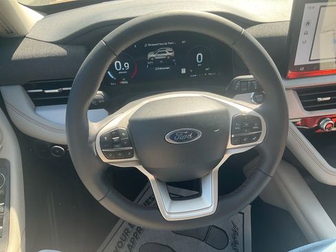New 2026 Ford Explorer Active RWD image 21