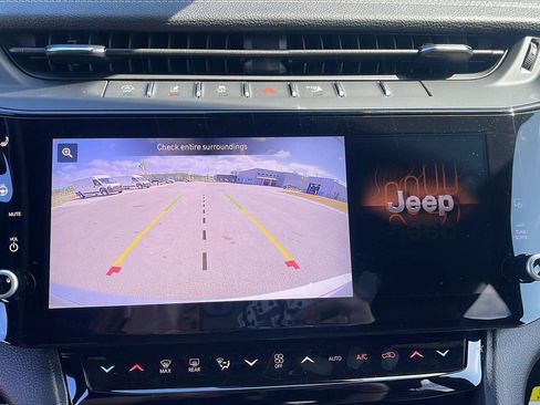 New 2026 Jeep Grand Cherokee Altitude AWD/4WD image 18