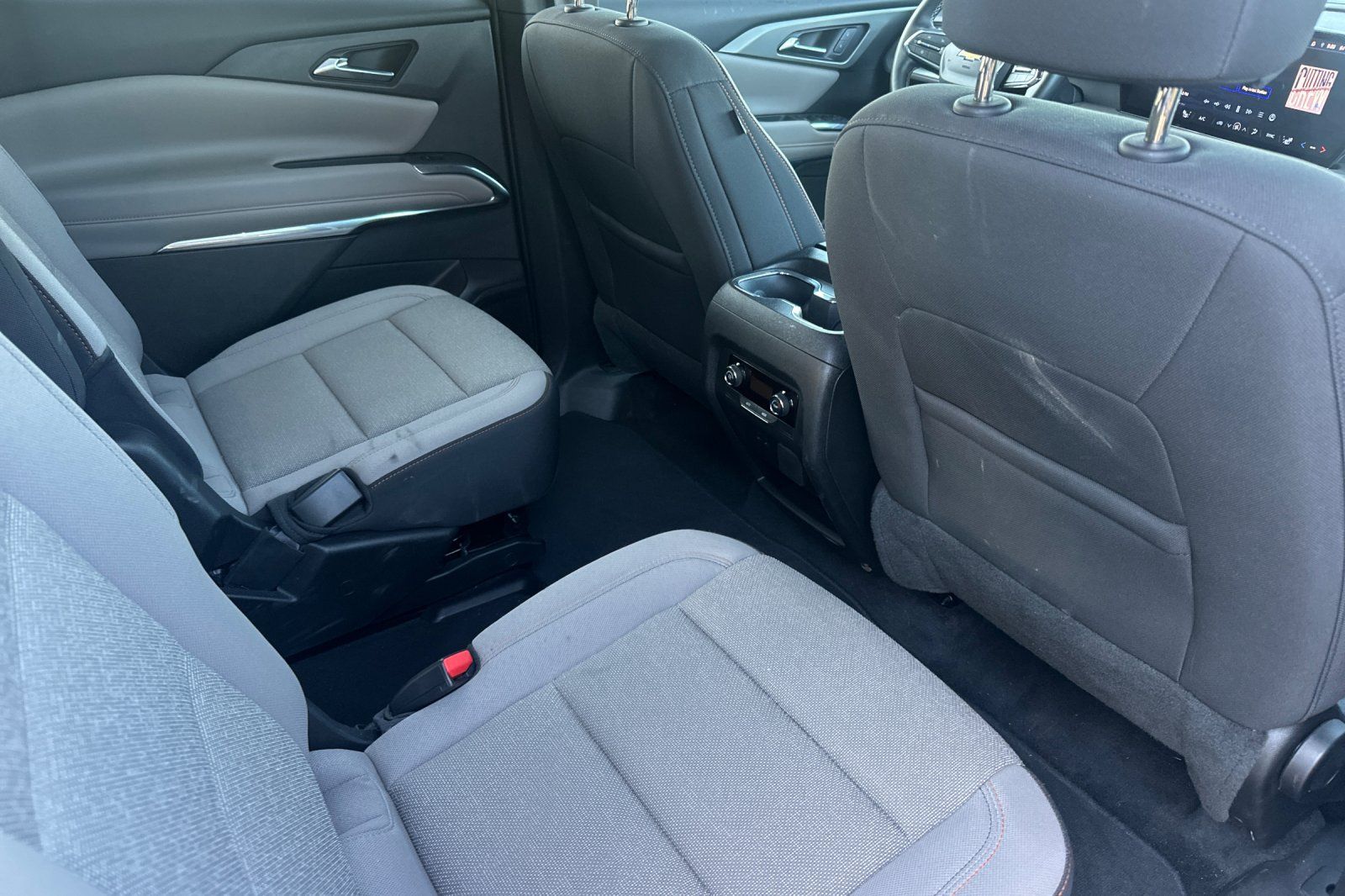 Used 2026 Chevrolet Traverse LT w/ Driver Confidence Package FWD image 19
