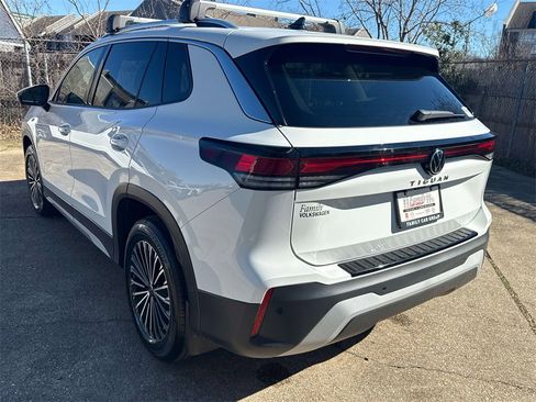 Used 2025 Volkswagen Tiguan S image 10