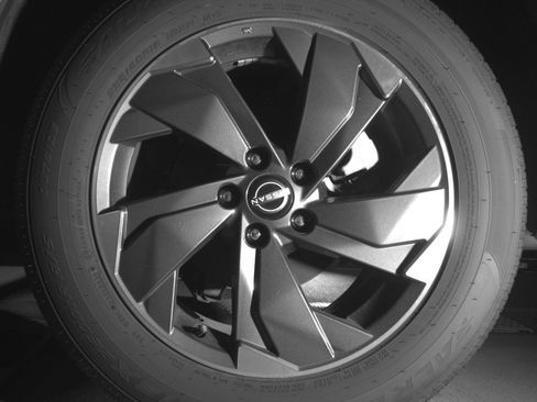 Used 2025 Nissan Rogue SV FWD image 14