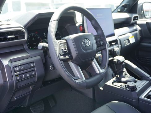 New 2026 Toyota 4Runner TRD Off-Road Premium AWD/4WD image 23