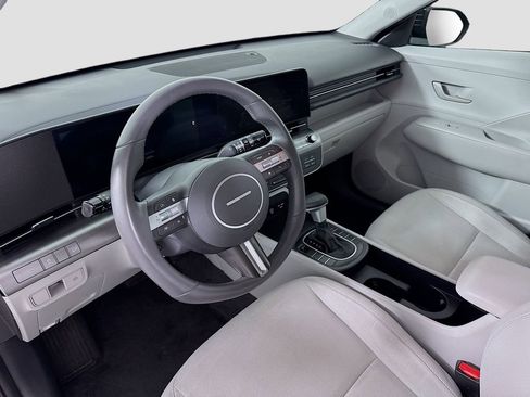 Certified 2025 Hyundai Kona SEL image 9