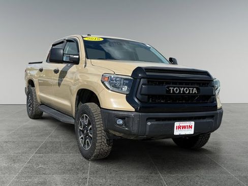 Used 2018 Toyota Tundra SR5 w/ TRD Off Road Package AWD/4WD image 8