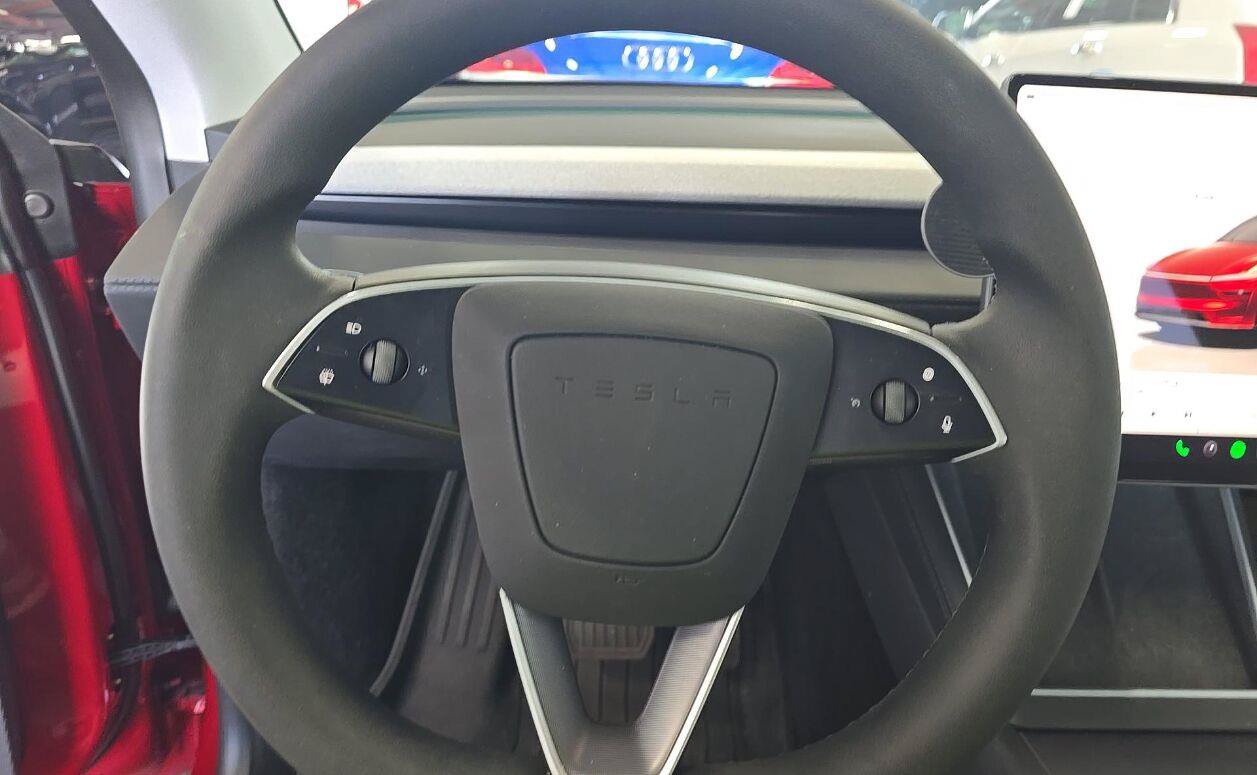Used 2026 Tesla Model Y Long Range AWD/4WD image 15