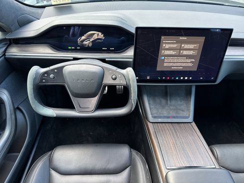 Used 2021 Tesla Model S Plaid image 14