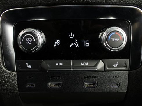 New 2026 GMC Yukon XL AT4 image 24