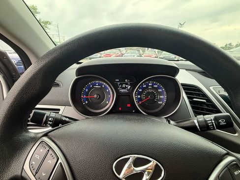 Used 2014 Hyundai Elantra SE w/ Option Group 02 image 18