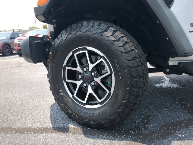 Used 2024 Jeep Wrangler Unlimited Rubicon AWD/4WD image 36