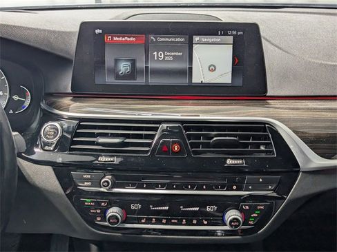 Used 2018 BMW 530i xDrive w/ Premium Package image 12