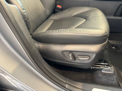 Used 2025 Toyota Grand Highlander AWD image 22