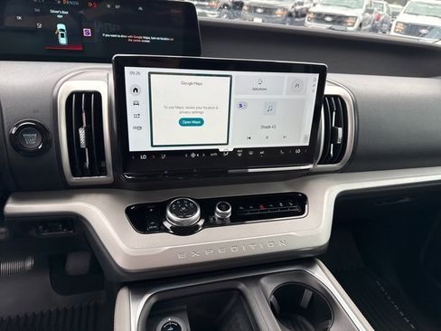 New 2025 Ford Expedition Active image 20