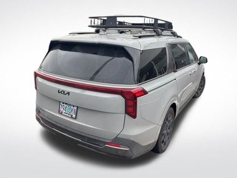 Used 2025 Kia Carnival SX w/ SX Dark Edition Package image 5