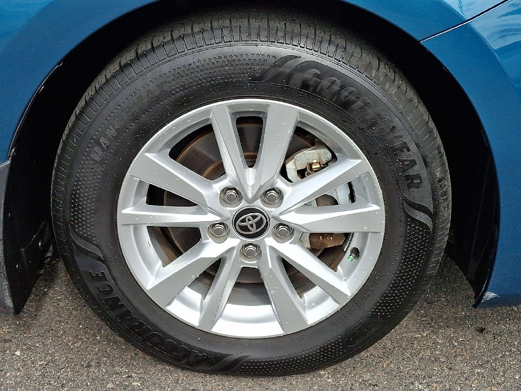 Used 2025 Toyota Camry LE w/ Convenience Package FWD image 8