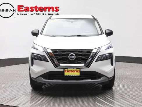 Used 2023 Nissan Rogue S AWD/4WD image 2