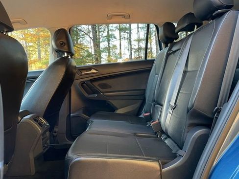 Used 2018 Volkswagen Tiguan SE image 14