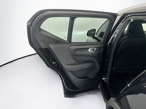 Used 2024 Volvo XC40 B5 Core w/ Protection Package Premier AWD/4WD image 28