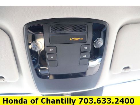 Used 2024 Kia Carnival LX FWD image 18