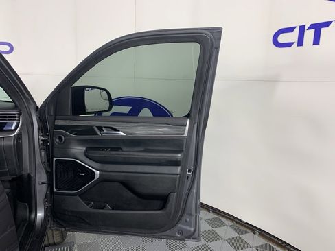 Used 2022 Jeep Wagoneer Series III w/ Premium Group I image 41