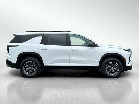 New 2025 Chevrolet Traverse LT w/ Enhanced Driving Package FWD image 3