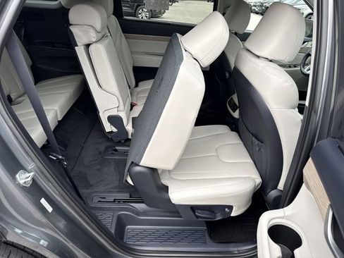 Used 2022 Hyundai Palisade SEL w/ 8P Bench Seat Package FWD image 31