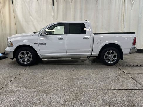 Used 2017 RAM 1500 Laramie w/ Convenience Group AWD/4WD image 2
