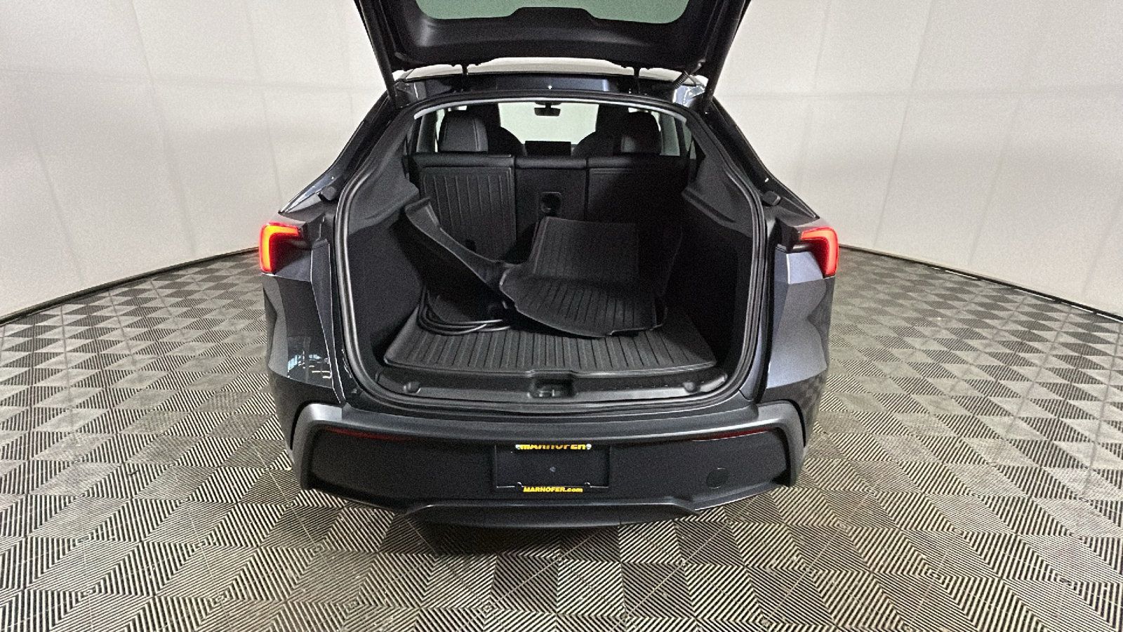 Used 2026 Tesla Model Y 2WD image 26