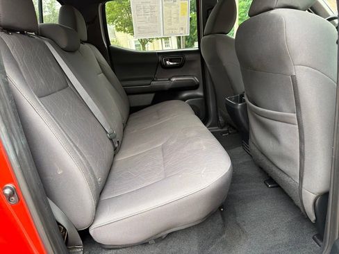Used 2017 Toyota Tacoma TRD Sport w/ Tow Package (A/T) AWD/4WD image 26