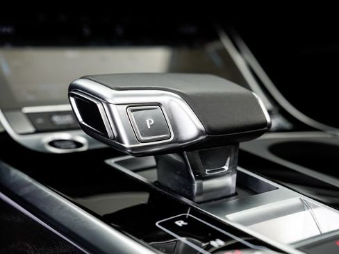 Used 2023 Audi Q8 Premium Plus w/ Premium Plus Package AWD/4WD image 19