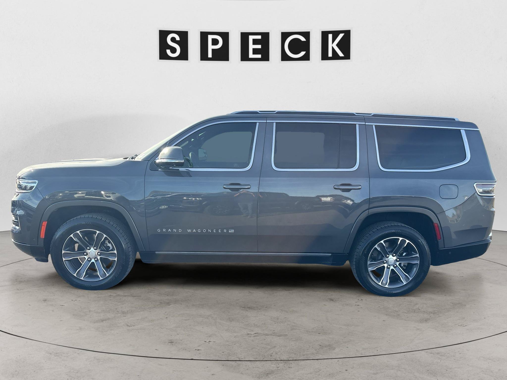 Used 2022 Jeep Grand Wagoneer Series I AWD/4WD image 2