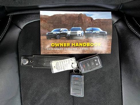 Certified 2024 Jeep Grand Cherokee L Altitude image 36