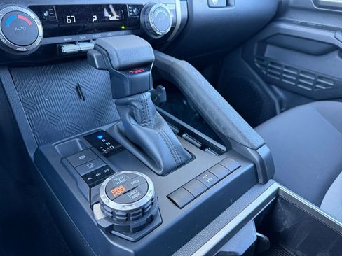Used 2025 Toyota Tacoma TRD Off-Road image 39