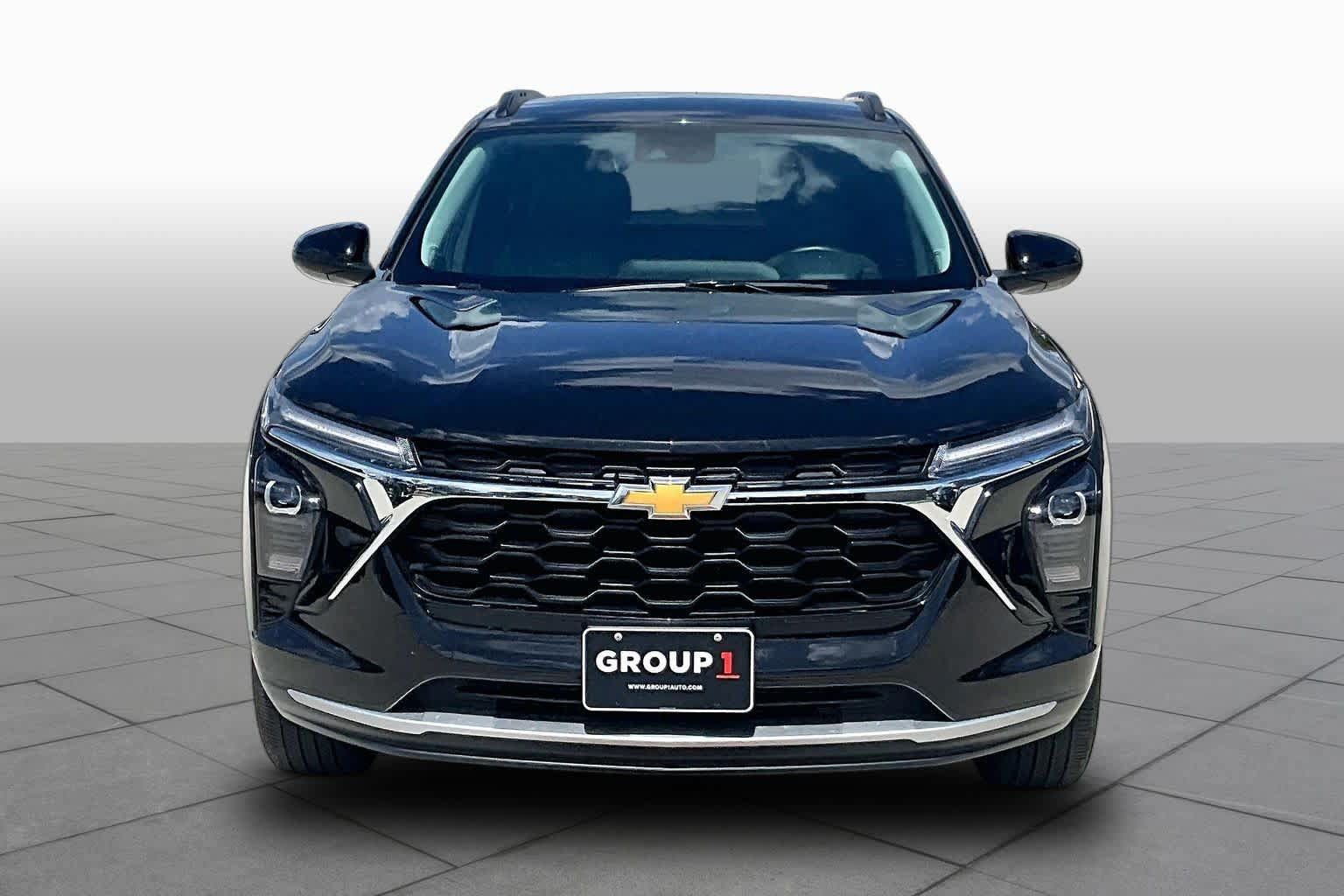 Used 2024 Chevrolet Trax LT w/ Driver Confidence Package FWD image 4