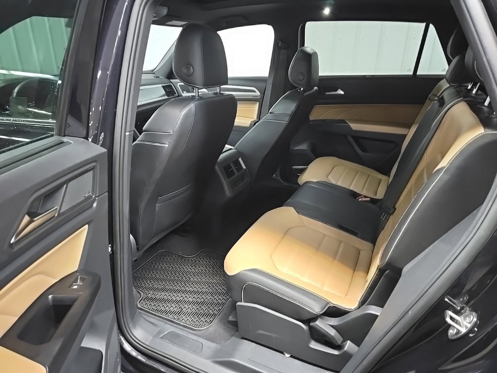Used 2021 Volkswagen Atlas Cross Sport SEL Premium AWD/4WD image 32