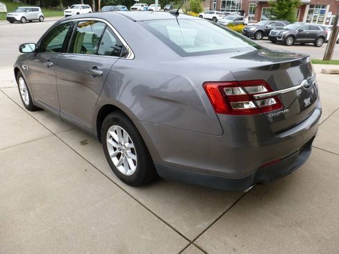 Used 2014 Ford Taurus SE FWD image 3