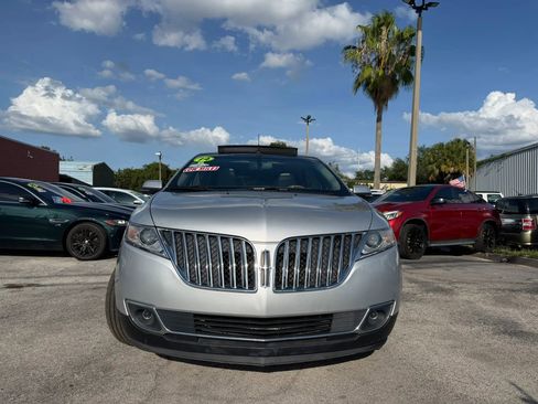 Used 2014 Lincoln MKX FWD w/ Equipment Group 102A image 2