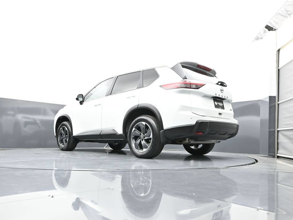 Certified 2026 Nissan Rogue SV AWD/4WD image 45