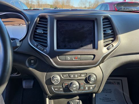 Certified 2020 Jeep Cherokee Trailhawk w/ Comfort/Convenience Group image 15